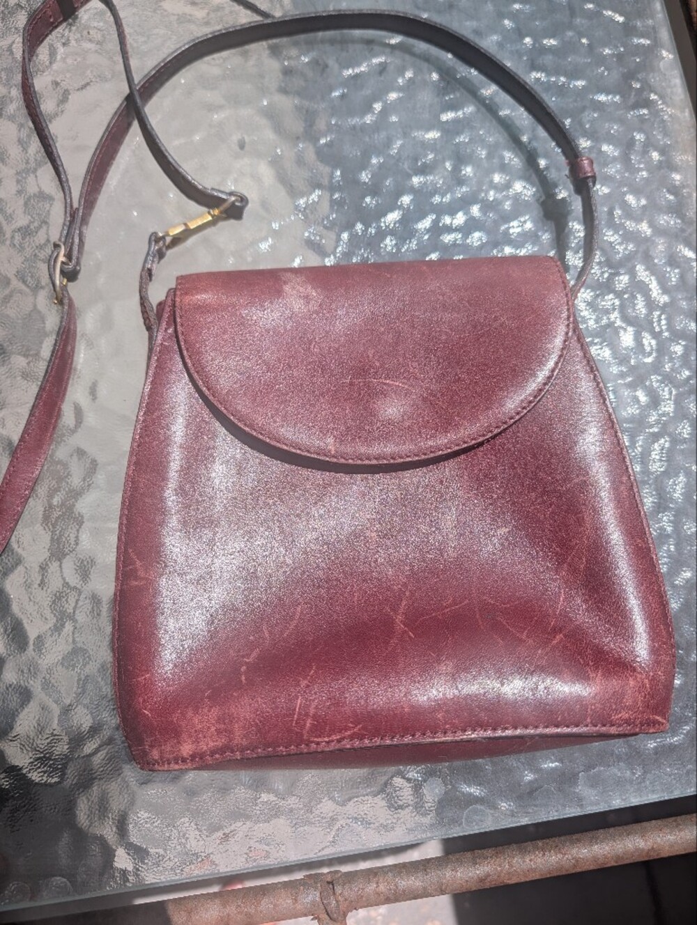 gold & pfeil made in italy Distressed Burgundy Leather mini Crossbody bag - Picture 2 of 13